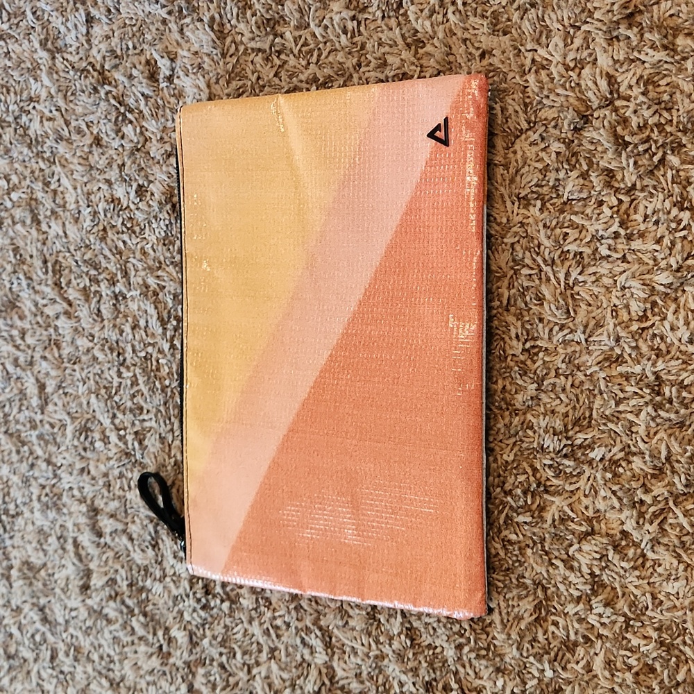 Rareform Velvet Line Zipper Pouch